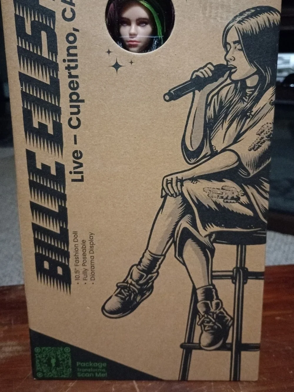 Live - Billie Eilish Cupertino Collector Doll (Green-Accented Hair)